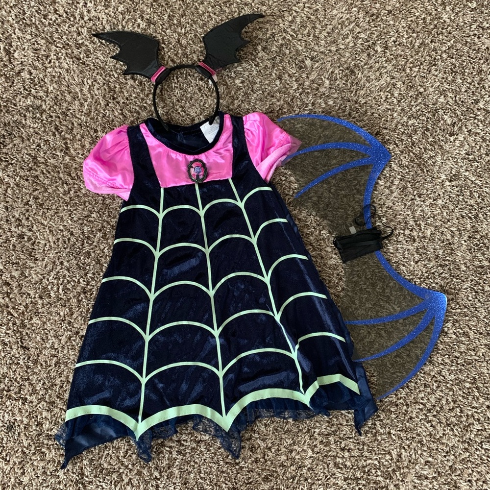 ❌SOLD ❌ Vampirina costume